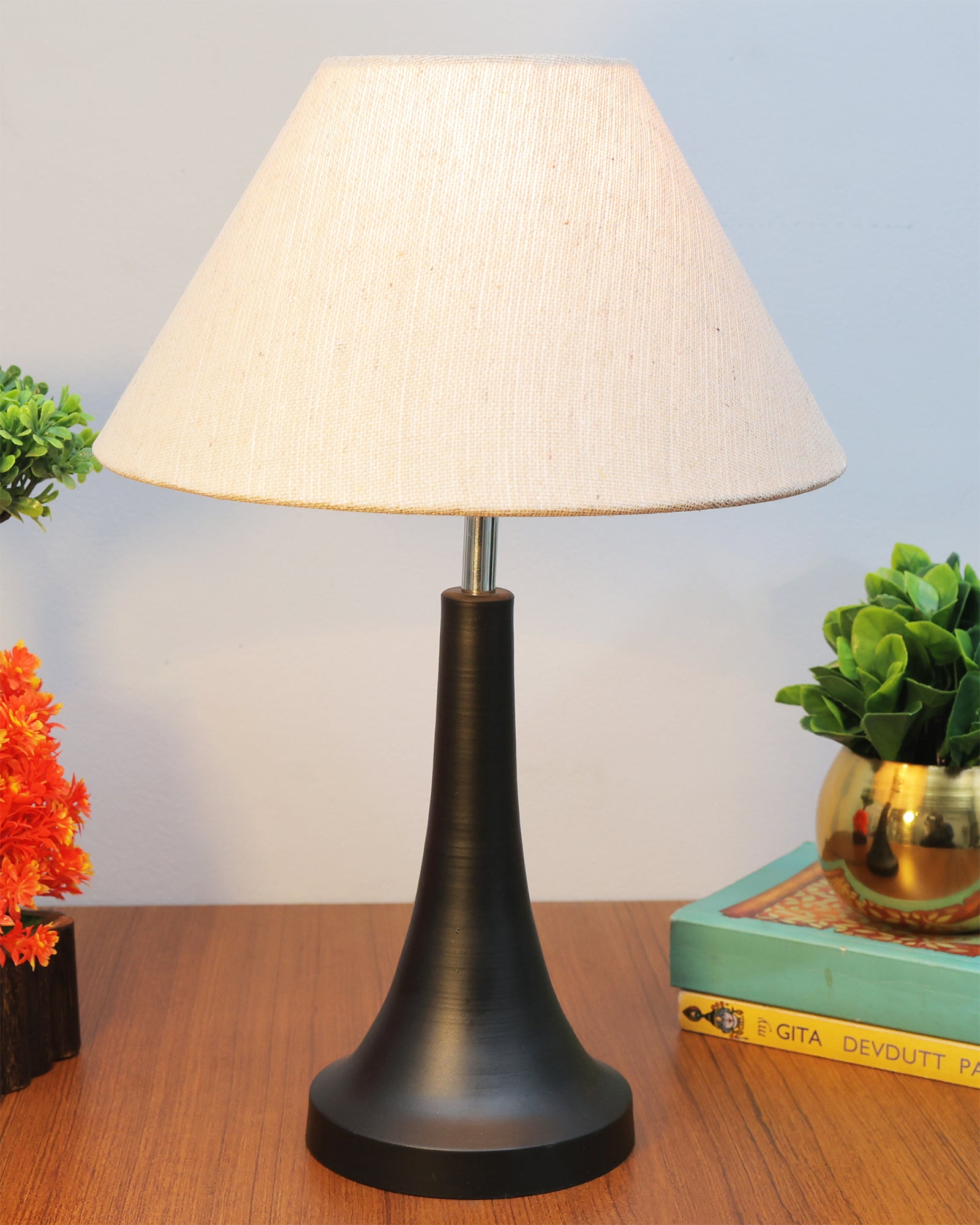 B22 store table lamp