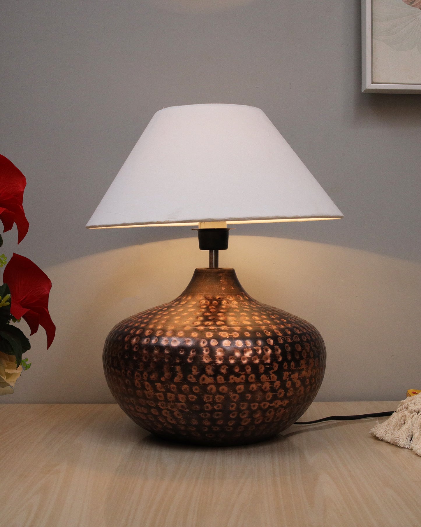Gourd Metal Antique Hammered Oil-Rubbed Bronze Table Lamp Linen with Jute Shade