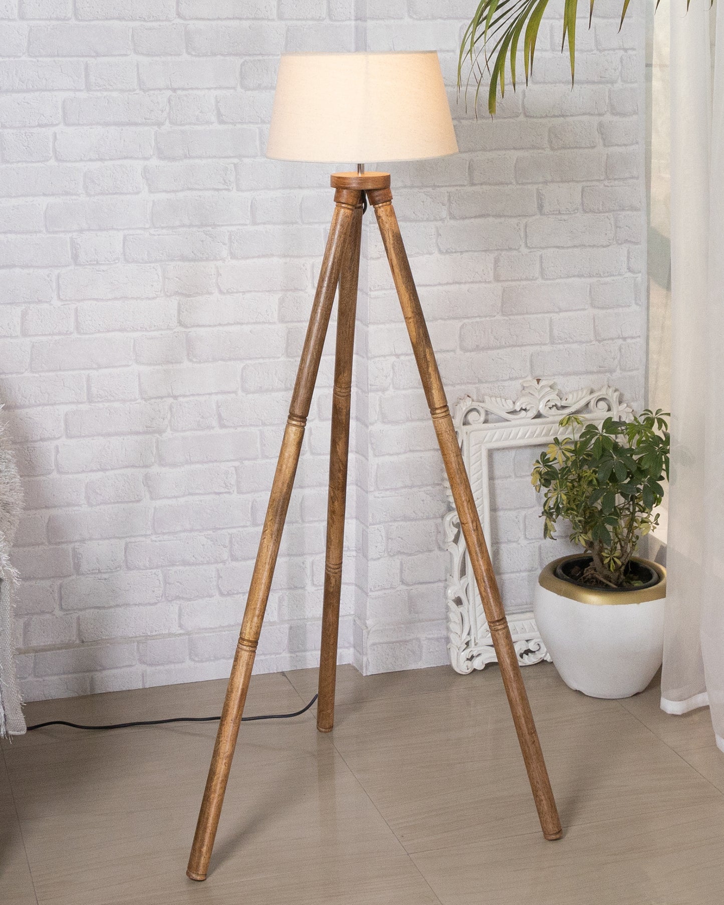 Wood Tripod Floor Lamp, Mid Century Standing Lamp, E27 Lamp Base, With shade Modern Design Floor Reading Lamp for Living Room Bedroom, Study Room and Office