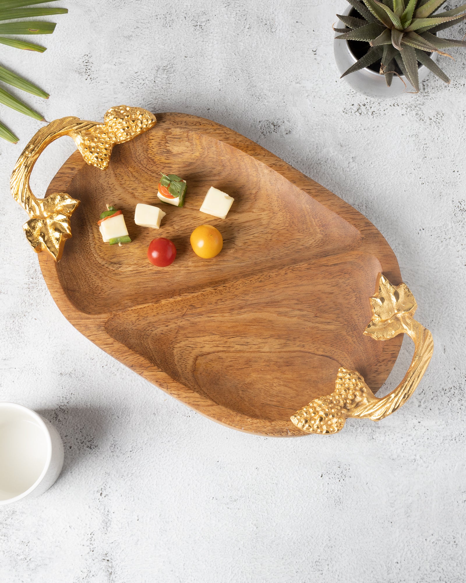 Compartment serving outlet platter